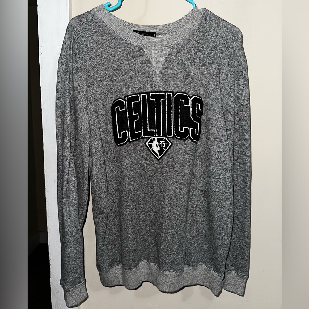 Men’s Celtics Sweatshirt - Junk Food Clothing - NWOT